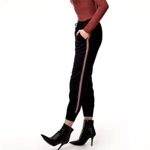 Aritzia Wilfred Buffon Black Jogger Pants - Size L